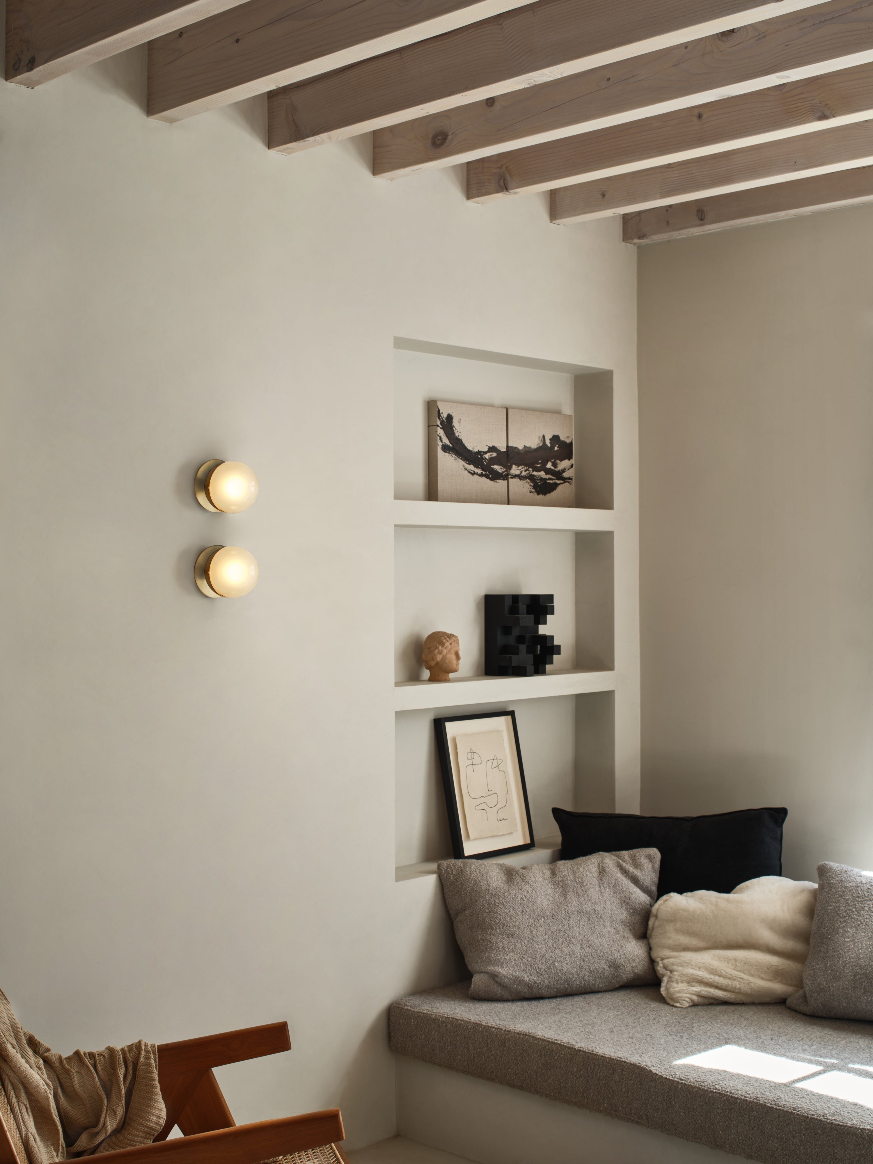 Schwung Molecule Transparent Burnished Brass Wall Light